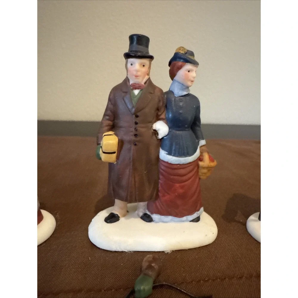 Lot Of‎ 6 Department  56 Replacement Figures (one is Flawed)